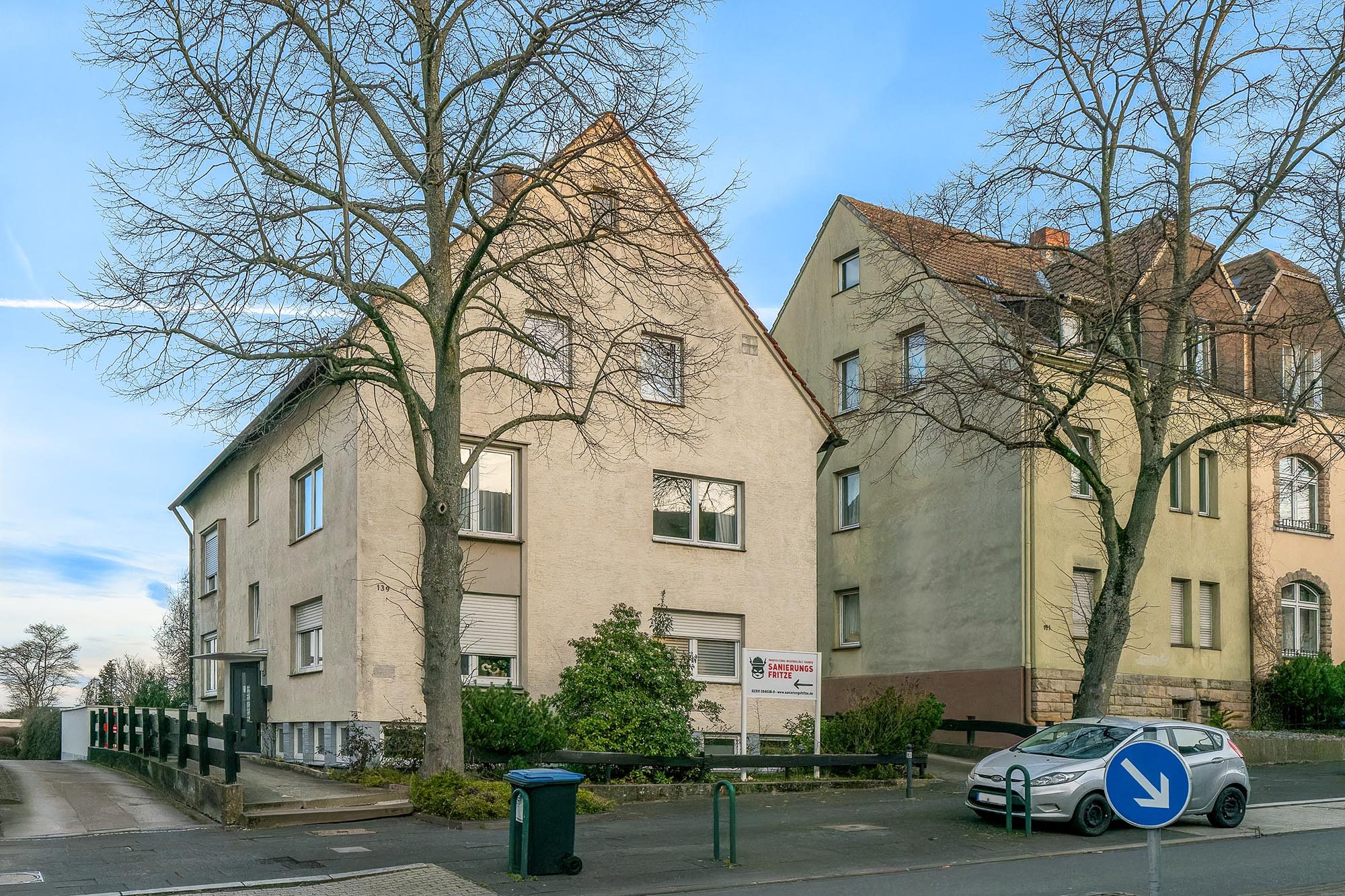 Mehrfamilienhaus mit ausgeprägtem Giebel
